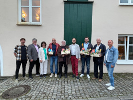 Bildunterschrift: V.l.n.r.: Max Ruchti, Martin Knecht, Johanna Schlögl, Dietmar Bulling, Werner Herbig, Niklas Junkermann, Thomas Reicherzer, Hubert Probst, Jürgen Menzel