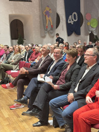 Boris Pistorius mit Christoph Schmid und Claudia Müller