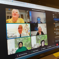 Bildunterschrift: Online-Talk zur Frauengesundheit mit Heike Engelhardt, MdB, (oben links), Christoph Schmid, MdB, (Mitte links), Anna Maria Dieplinger (Mitte rechts) und Gülüzar Starizin (unten rechts)