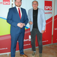 Dietmar Bulling gratuliert seinem Nachfolger zu seiner Wahl als neuer Unterbezirksvorsitzender